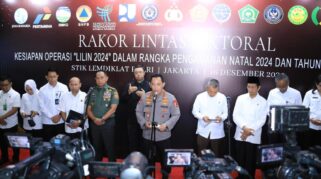 Kapolri Jenderal Pol. Listyo Sigit Prabowo usai Rakor Bidang Operasional 2024 dalam rangka Kesiapan Pengamanan Natal 2024 & Tahun Baru 2025 di Auditorium STIK/PTIK/ dok. Humas Polri.