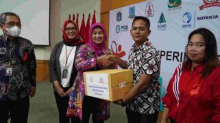 Plt Walikota Jakarta Timur, Iin Mutmainah dalam Peringatan Hari AIDS Sedunia 2024 Kota Jakarta Timur, di Ruang Pola Lantai 2 Blok A, Kantor Walikota, Kamis (5/12/2024)/ foto: humas pemkot Jaktim