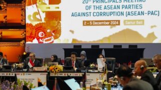 Komisi Pemberantasan Korupsi (KPK) bersama para delegasi negara anggota ASEAN Parties Against Corruption (ASEAN-PAC) menyepakati tiga poin reviu atas implementasi rencana aksi ASEAN-PAC tahun 2023-2025. (Foto: Dok KPK)