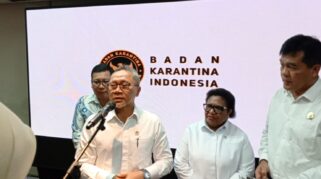 Menko Bidang Pangan Zulkifli Hasan, Wamendagri Ribka Haluk, Kepala Barantin Sahat Panggabean, Kepala Bapanas Arief Prasetyo Adi/Foto : Farizzy Adhy InfoPublik