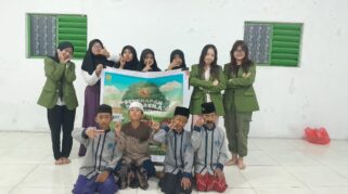 Mahasiswa UPN 'Veteran' Jatim Ciptakan Kebersamaan di Panti Asuhan Al-Fatimah