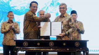 Komisi Pemberantasan Korupsi (KPK) bersama Kementerian Hukum (Kemenkum) teken nota kesepahaman atau memorandum of understanding (MoU) terkait kerja sama dalam upaya pemberantasan tindak pidana korupsi (Foto: Dok KPK)