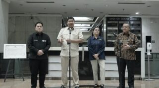 Pertemuan Menteri PKP Mauarar Sirait, Gubernur Bank Indonesia Perry Warjiyo, Menteri Keuangan Sri Mulyani dan Menteri BUMN Erick Thohir (Ristyan Mega Putra/ Komunikasi Publik Kementerian PKP)