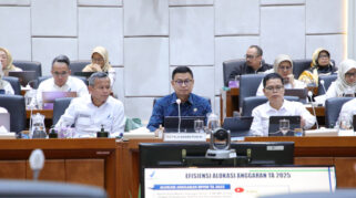 Kepala BPOM Taruna Ikrar saat rapat dengar pendapat (RDP) bersama Komisi IX DPR RI terkait efisiensi anggaran belanja BPOM/Foto: BPOM