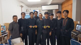Guru-Guru dan Murid SMAN 1 Bogor yang mengembangkan Robotik (Foto Istimewa)