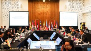 Menteri Koordinator (Menko) Bidang Perekonomian Airlangga Hartarto saat mengikuti forum The 14th ASEAN Digital Economy Framework Negotiating Committee Meeting, di Jakarta, Selasa (7/10/2025). (Foto: Humas Ekon)