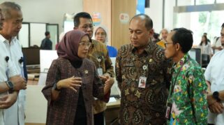 Menteri PANRB Rini Widyantini tinjau operasional Mal Pelayanan Publik