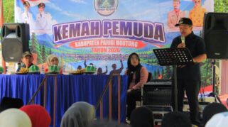 Pemerintah Kabupaten Parigi Moutong menggembleng karakter dan jiwa kepemimpinan puluhan pemuda melalui perkemahan edukatif.